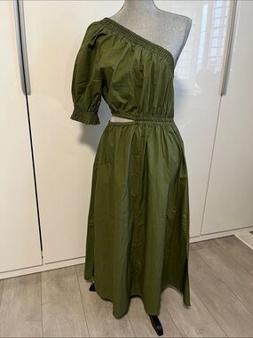 NWOT WHO WHAT WEAR Olive Green One-Shoulder Cutout Midi Dress, Size M